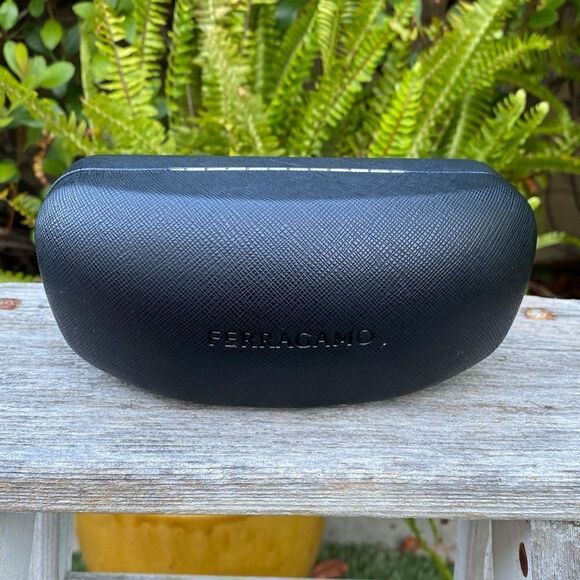 Salvatore Ferragamo Black Sunglasses Case w/Cleaning Cloth & Card. EUC! Designer - Picture 2 of 6
